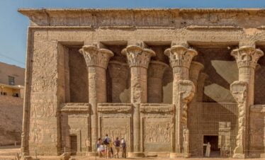 temple de khnoum Esna Egypt Voyage organisé a partir du maroc 2024 Voyage Organisé Egypt Caire Pyramides Gize Saqqara dahshour hurghada louxor karnak safar desert vol avion départ du Maroc, Rabat, Casablanca, Salé, Fés, Mekness Tanger 2024