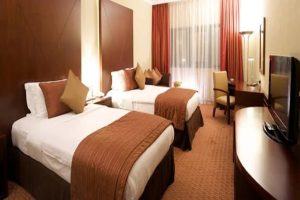عمرة من المغرب عبر دبي الامارات - Coral Dubai Deira Hotel ثمن ارخص برنامج عمرة شتنبر 2025 من المغرب عبر دبي ابتداء من 17000 درهم 19 يوم لشخصين مباشرة الامارات جدة المدينة المنورة طيران الناس طيران الخليج لاخطوط السعودية الخطوط الملكية المغربية