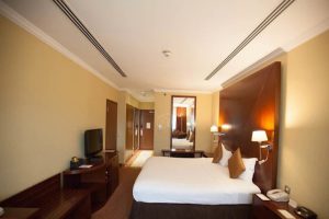 عمرة من المغرب عبر دبي الامارات - Coral Dubai Deira Hotel ثمن ارخص برنامج عمرة شتنبر 2025 من المغرب عبر دبي ابتداء من 17000 درهم 19 يوم لشخصين مباشرة الامارات جدة المدينة المنورة طيران الناس طيران الخليج لاخطوط السعودية الخطوط الملكية المغربية